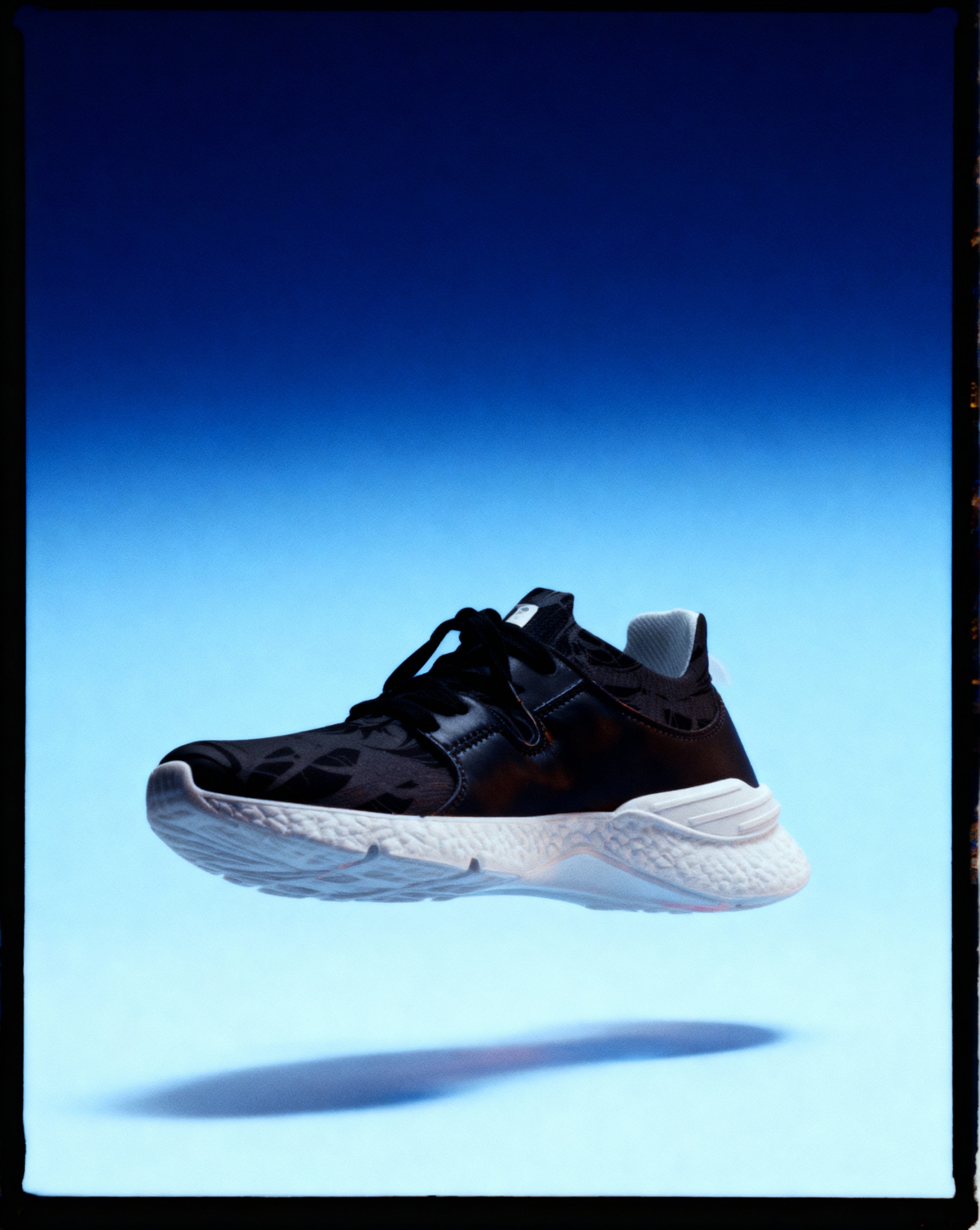 Lion Men's Two-Tone Sneaker - PIXEL WEAR